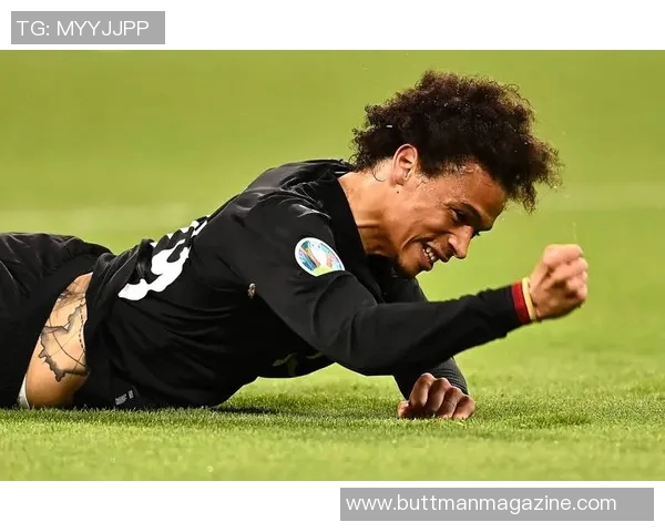 上海足球队在欧锦赛中的灵活战术与表现分析 上海足球队在欧锦赛中的灵活战术与表现分析