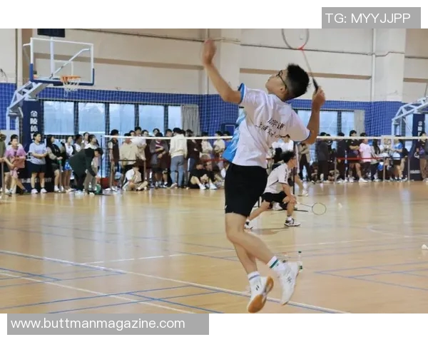 上海羽毛球队的节奏分析与发展探讨:聚焦训练与比赛的双重策略 上海羽毛球队的节奏分析与发展探讨:聚焦训练与比赛的双重策略