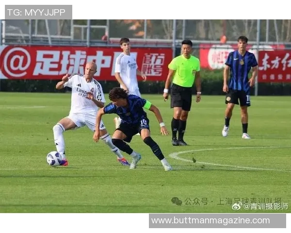 洲际杯精彩回顾：上海足球队灵活战术展现出色竞技水平