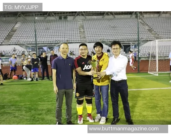 赛后分析:成都足球队与重庆足球队的团队协作表现及其影响因素探讨 赛后分析:成都足球队与重庆足球队的团队协作表现及其影响因素探讨