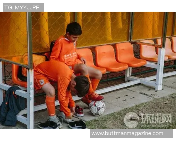 足球明星日常训练精彩瞬间集锦展现他们不为人知的努力与坚持 足球明星日常训练精彩瞬间集锦展现他们不为人知的努力与坚持